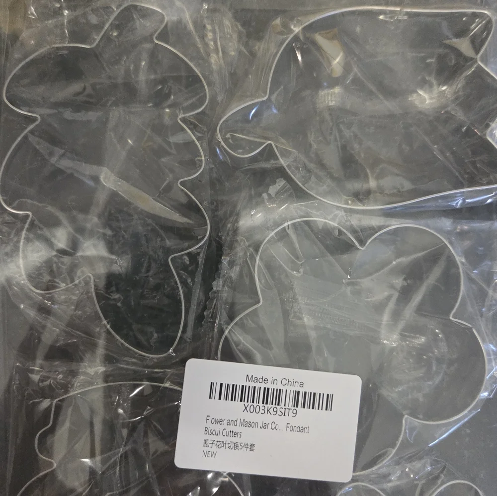 NWT Cookie Cutters - Picture 3 of 5